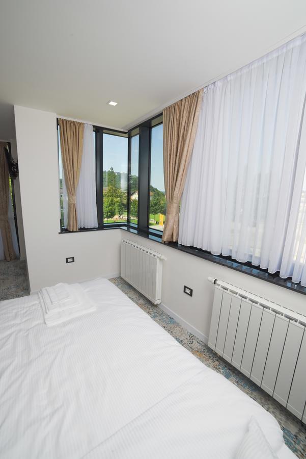 Motel Grand Velika Kladusa Esterno foto